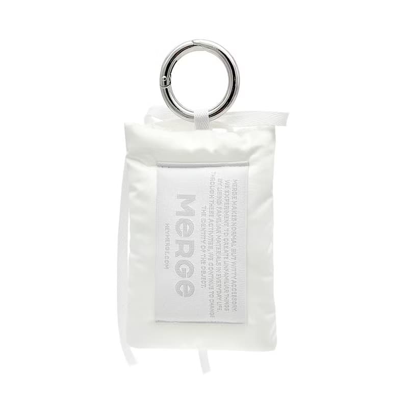 Moment keyring - White