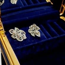 vintage jewelry  銀色葉形徽章夾式耳環