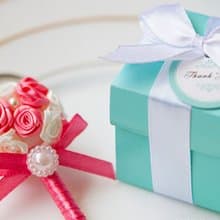 Tiffany盒裝傳遞幸福 祝福快嫁 捧花鑰匙圈 送閨蜜 送姊妹 探房禮