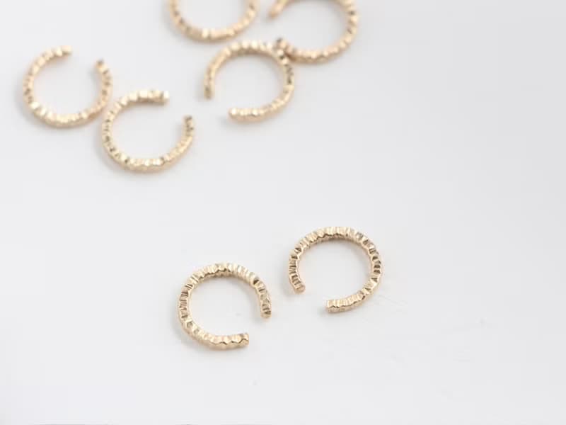 14kgf- sparkle square cut ear cuff (small size)