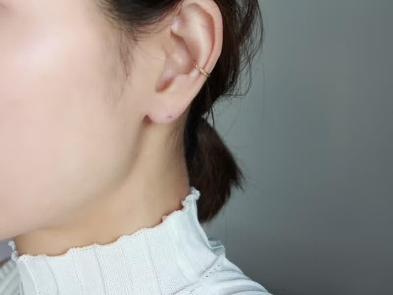 14kgf- sparkle square cut ear cuff (small size)