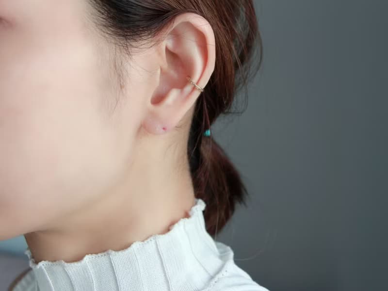 14kgf- sparkle square cut ear cuff (small size)