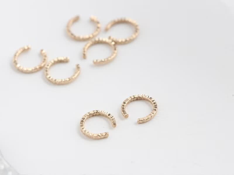 14kgf- sparkle square cut ear cuff (small size)