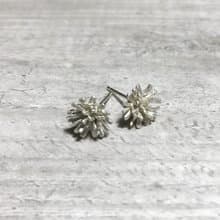 摺紙小花。摺紙康乃馨耳環。925純銀。sterling silver