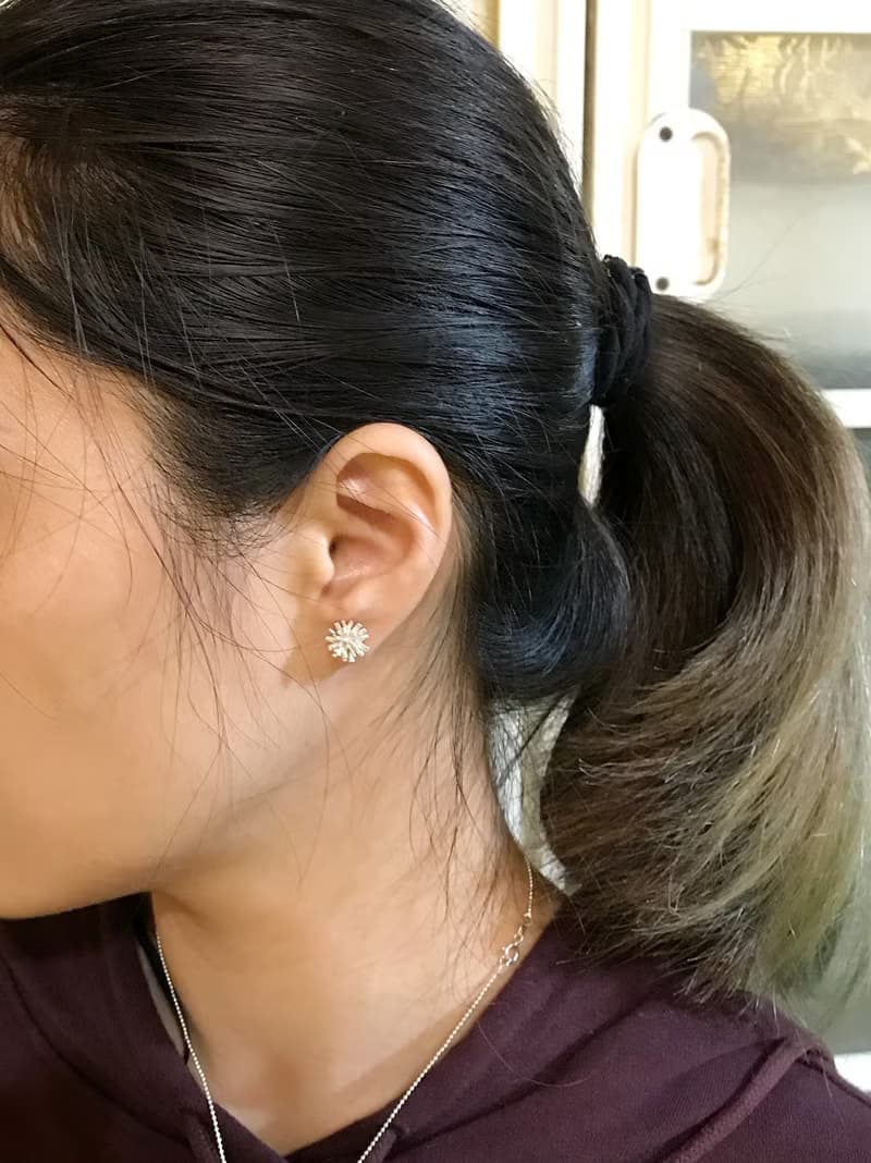 摺紙小花。摺紙康乃馨耳環。925純銀。sterling silver