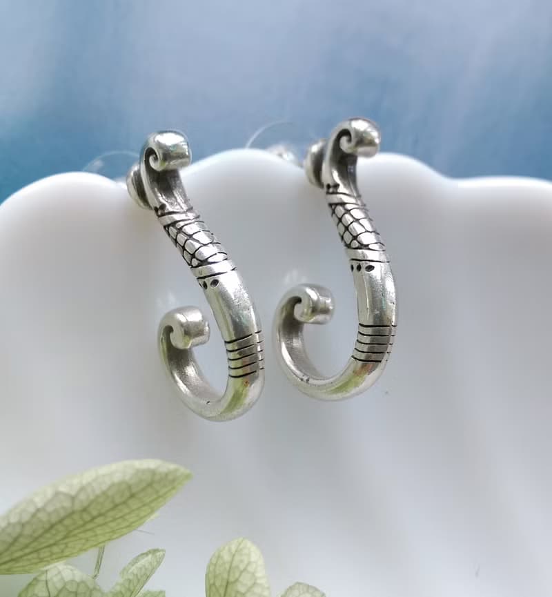 Vintage Jewelry 西洋古董飾品 銀色調 女帝的耳環 針式耳環