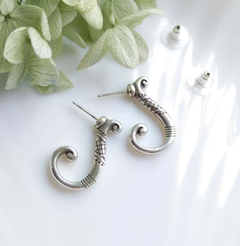 Vintage Jewelry 西洋古董飾品 銀色調 女帝的耳環 針式耳環