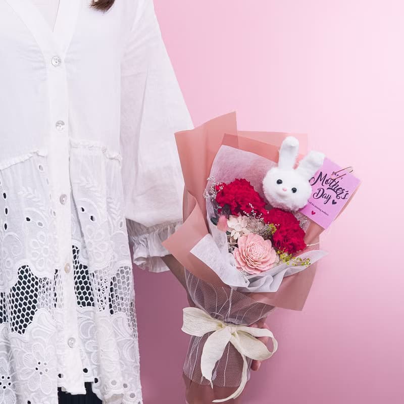 賣萌康乃馨永生花束  乾燥花 索拉花 永生花 母親節 附花瓶