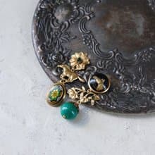 Argus • ヴィンテージイヤリング・ピアス　・　インタリオ