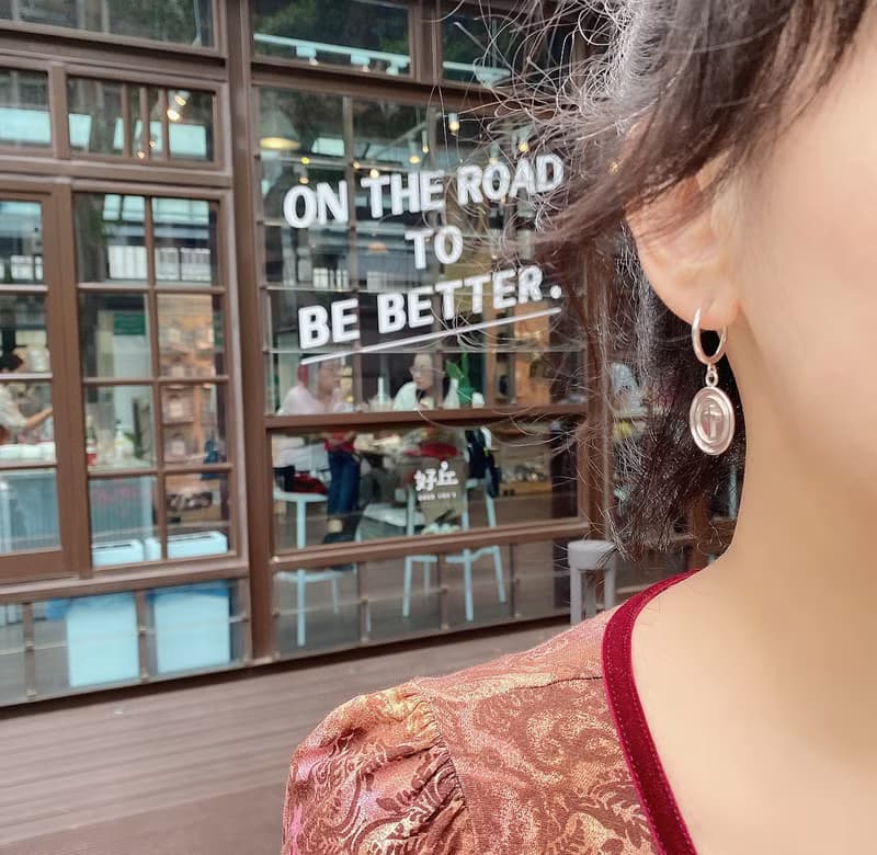 MIH金工首飾 | 沈浸在愛裡 - 十字架純銀耳環 cross earrings