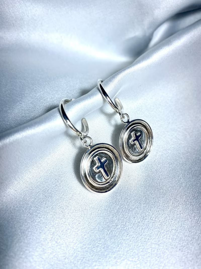 MIH金工首飾 | 沈浸在愛裡 - 十字架純銀耳環 cross earrings
