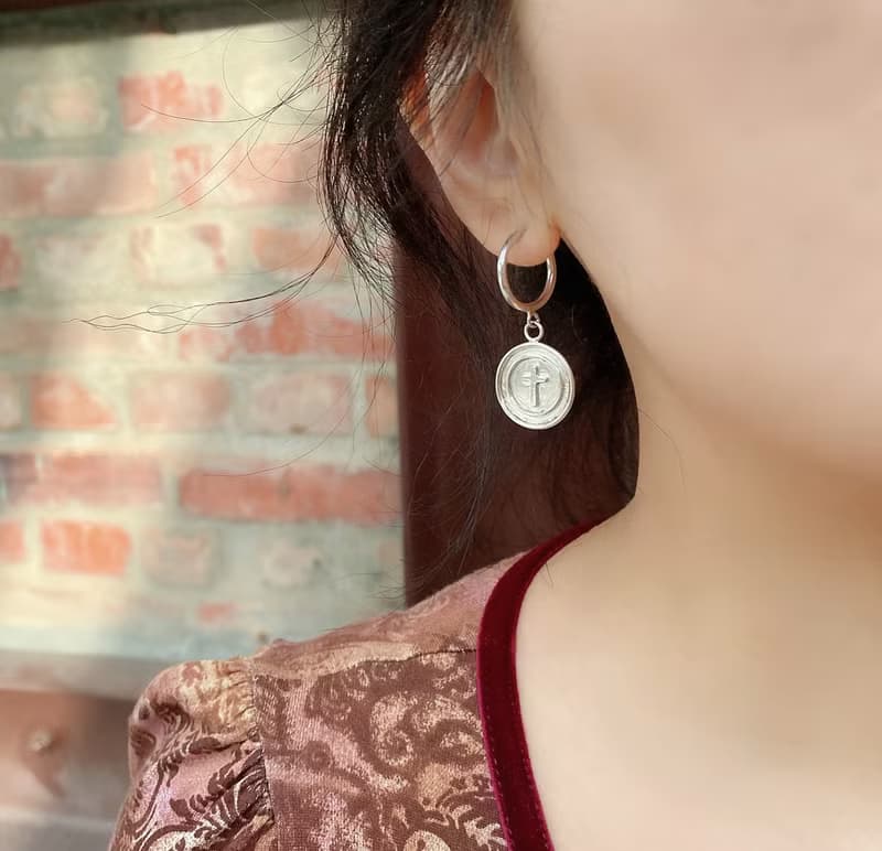 MIH金工首飾 | 沈浸在愛裡 - 十字架純銀耳環 cross earrings