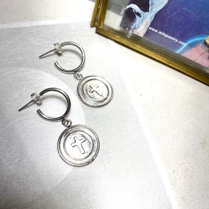 MIH金工首飾 | 沈浸在愛裡 - 十字架純銀耳環 cross earrings
