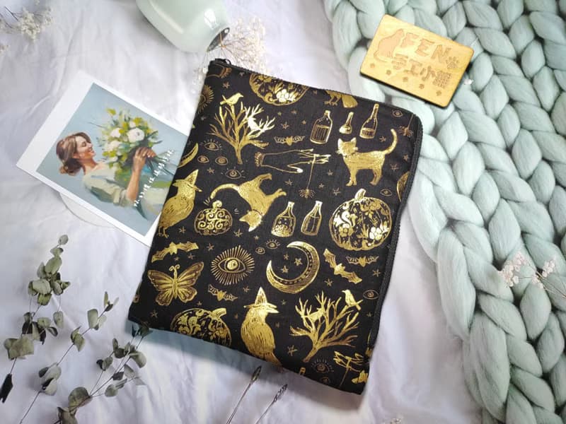 動物系列-美國限量布滿版黑底燙金貓與鳥布L型拉鍊袋電子書保護套