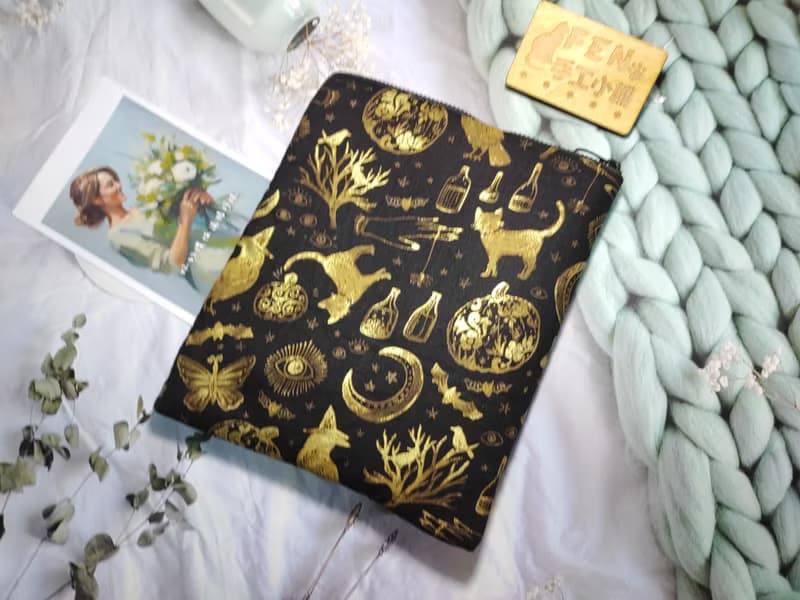 動物系列-美國限量布滿版黑底燙金貓與鳥布L型拉鍊袋電子書保護套