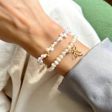 Bracelet Pearl Petite Ribbon • Bow Gold Pendant • Handmade Pearl Bracelet