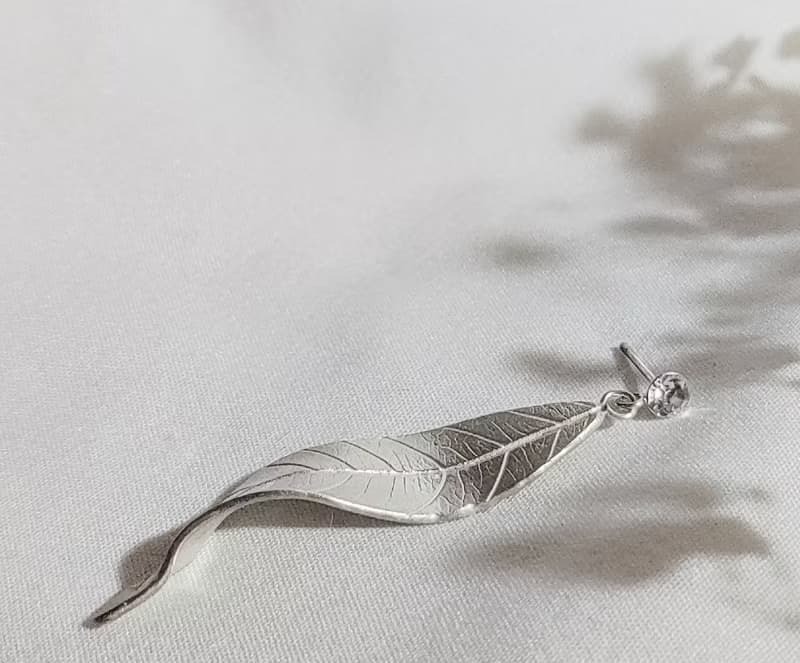 【自然葉脈系列--風起】 葉子耳環 單耳 925純銀 時尚 波浪 手作
