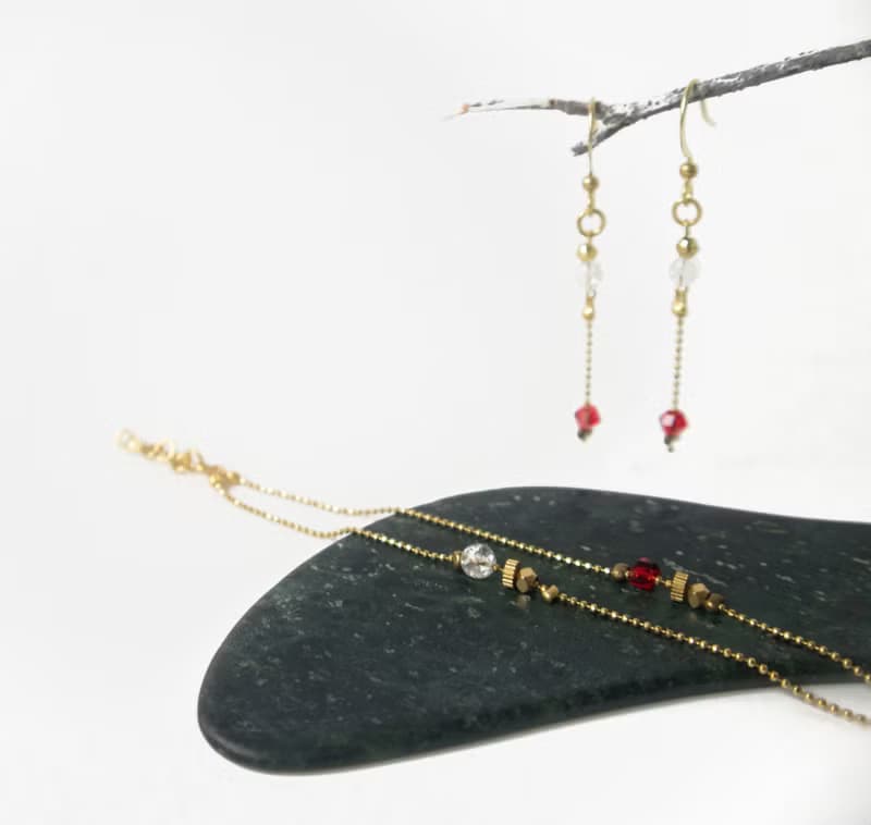 聖誕禮物 / 紅魔法石 - 玻璃珠 黃銅手鍊