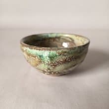 陶藝家創作多重掛釉瓦斯窯燒杯