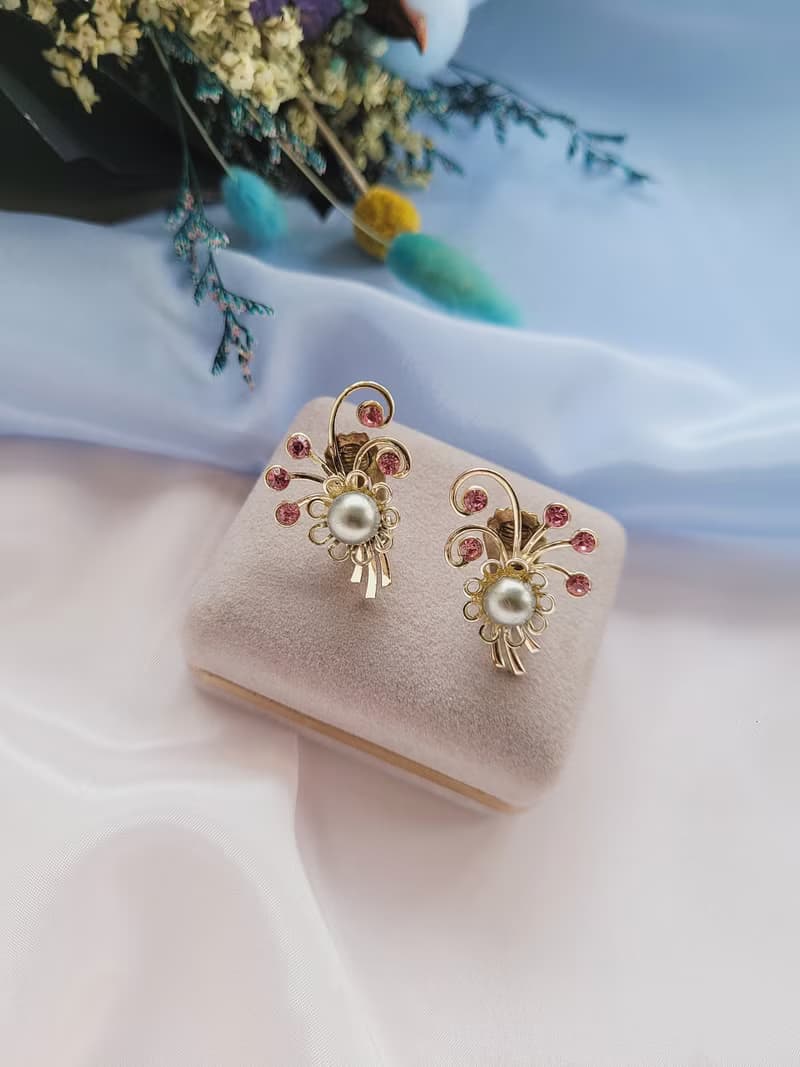 美國西洋古董飾品 / 粉色萊茵人造灰珍珠花束夾式耳環 復古首飾