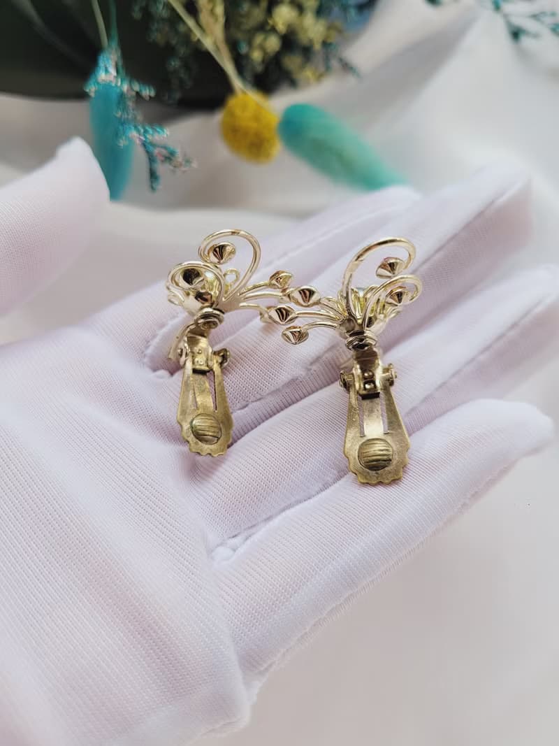 美國西洋古董飾品 / 粉色萊茵人造灰珍珠花束夾式耳環 復古首飾