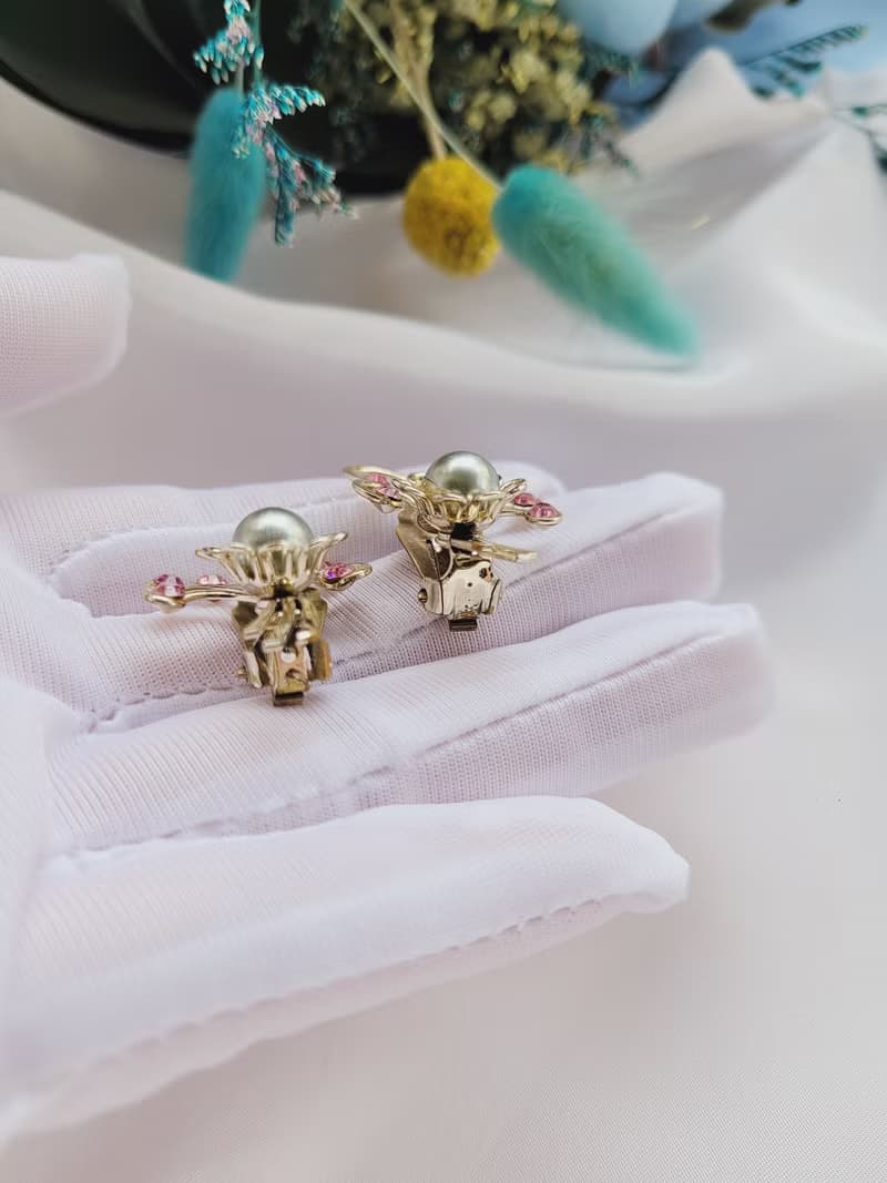 美國西洋古董飾品 / 粉色萊茵人造灰珍珠花束夾式耳環 復古首飾