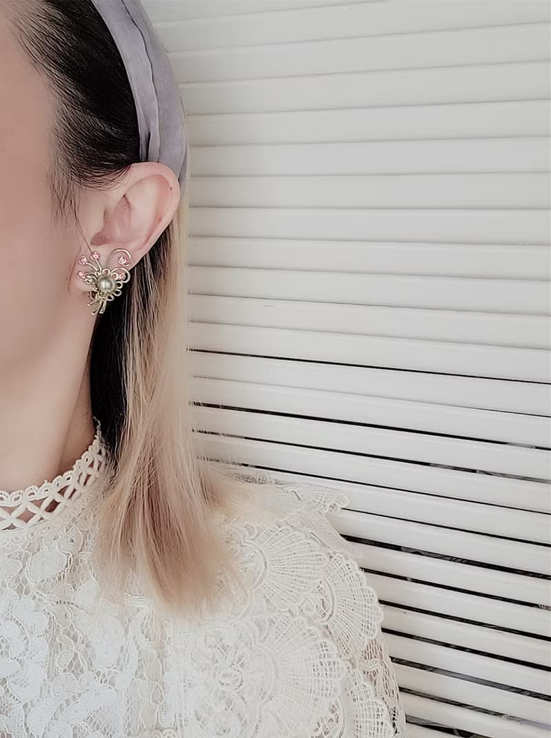 美國西洋古董飾品 / 粉色萊茵人造灰珍珠花束夾式耳環 復古首飾