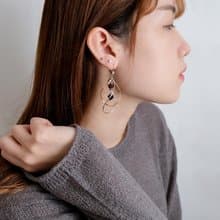 Amanda | 變形旋轉個性Swarovski水晶耳環 | 不同角度不同形狀