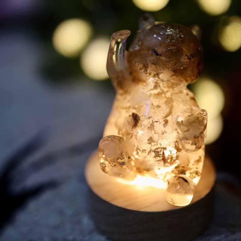 【情人節禮物】寶石金箔鈦晶招財貓擺飾-財位開運療癒祝福幸運