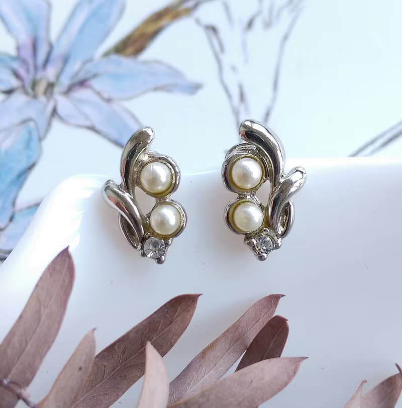Vintage Jewelry 西洋古董飾品 秀氣小仿珠 小巧貼耳 針式耳環