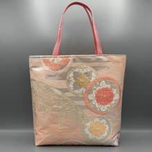 着物 帯 帯締め ハンドメイド トートバッグ リメイク ピンク 六通柄袋帯 唐織 流水花丸文 正絹 藤の花