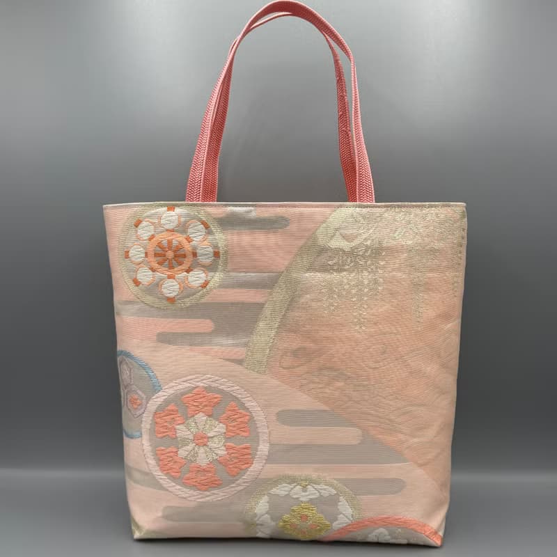 着物 帯 帯締め ハンドメイド トートバッグ リメイク ピンク 六通柄袋帯 唐織 流水花丸文 正絹 藤の花