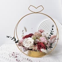 預購。祝賀送禮。永生花蝴蝶結提籃花