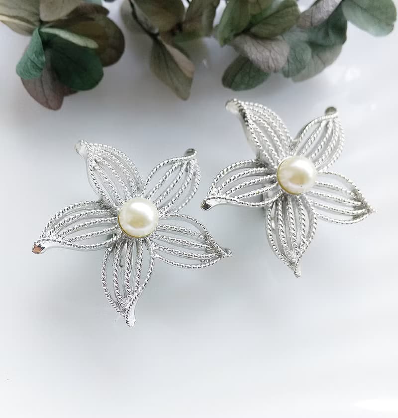 【西洋古董飾品 】SARAH COV 1966年 Moon Flower 系列 夾式耳環