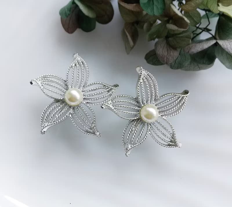 【西洋古董飾品 】SARAH COV 1966年 Moon Flower 系列 夾式耳環