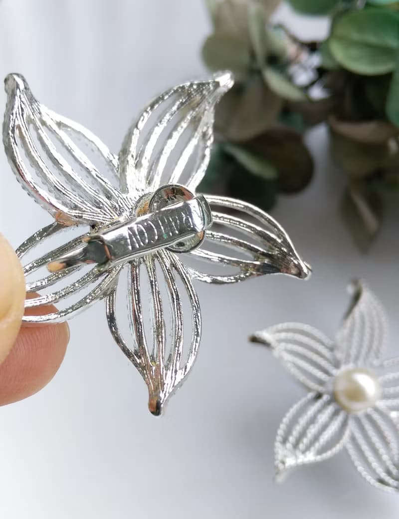 【西洋古董飾品 】SARAH COV 1966年 Moon Flower 系列 夾式耳環