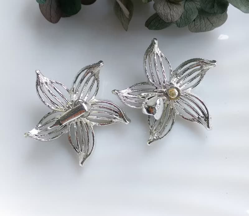 【西洋古董飾品 】SARAH COV 1966年 Moon Flower 系列 夾式耳環