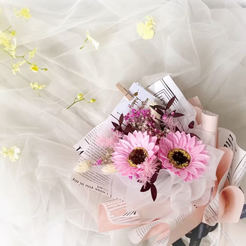 畢業花束 熱門款 淡香向日葵花束 甜甜粉 畢業季 乾燥花 畢業禮物