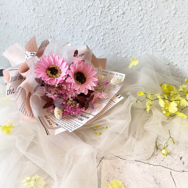 畢業花束 熱門款 淡香向日葵花束 甜甜粉 畢業季 乾燥花 畢業禮物