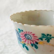 中國 清末民初鑲金花邊小酒杯 │ 手繪百花齊放