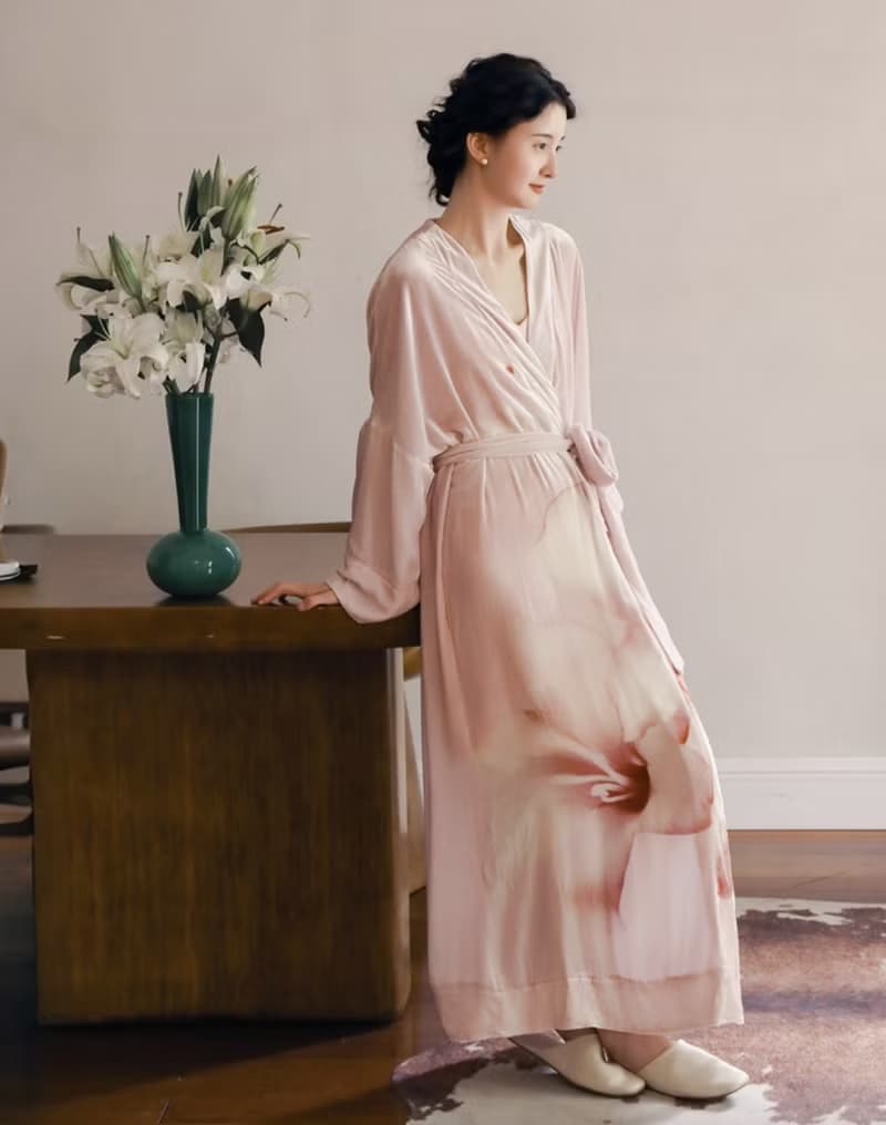 百合系列 / 桑蠶絲睡袍印花長袍 / 真絲絲絨