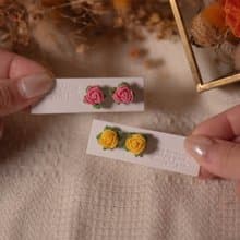 【迷你玫瑰】 耳環 微鉤 針織 花 耳飾 耳夾 手作 玫瑰 耳針