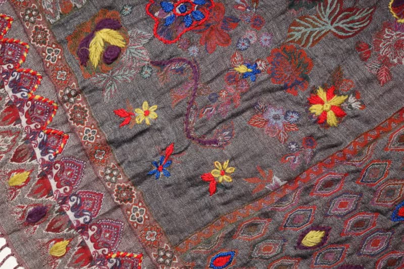 【畢業禮物】喀什米爾水煮羊毛手工刺繡圍巾披肩牛仔灰紫玫瑰花