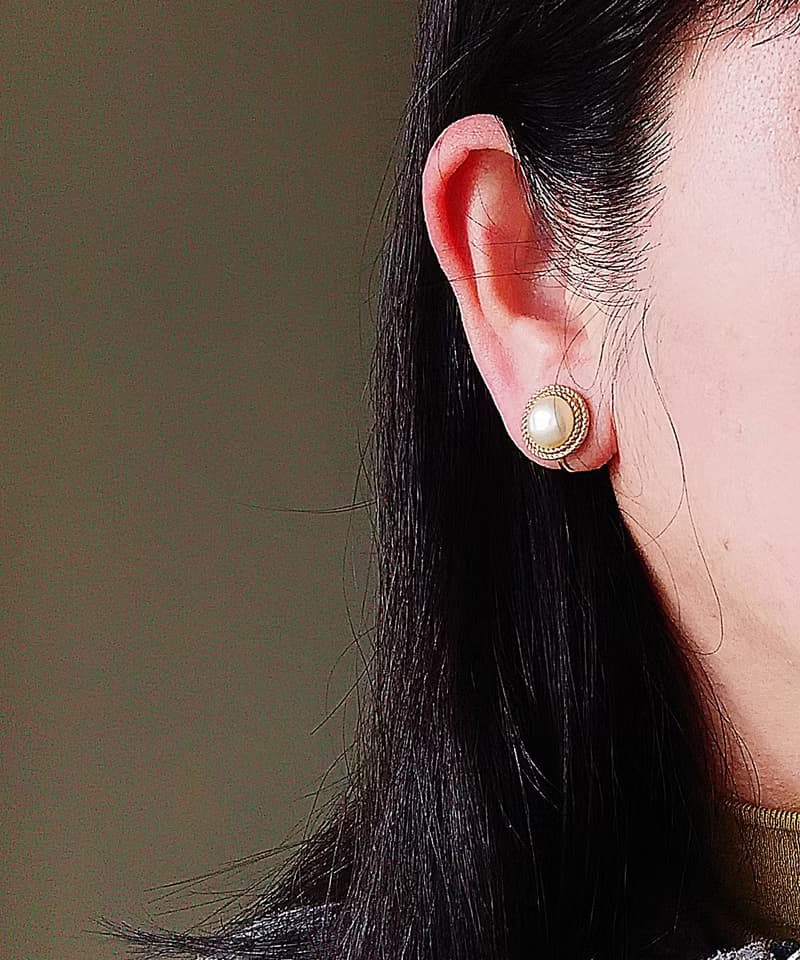 vintage jewelry Trifari 典雅金色仿珍珠圓形夾式耳環