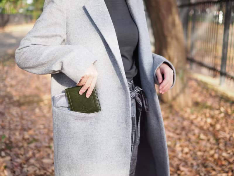 Hannah (Moss Green) : Small leather short wallet, folded wallet, Mini wallet