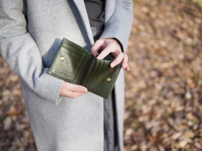Hannah (Moss Green) : Small leather short wallet, folded wallet, Mini wallet
