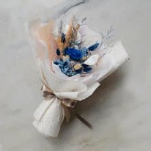 【雪白舞裙藍寶石】永生玫瑰花束 / 情人節 / 生日花束