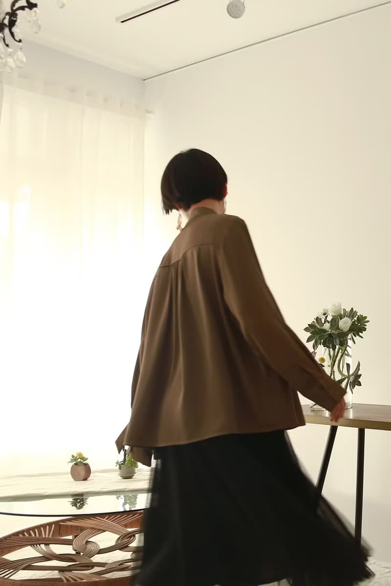 飄帶領緞面襯衫-焙茶