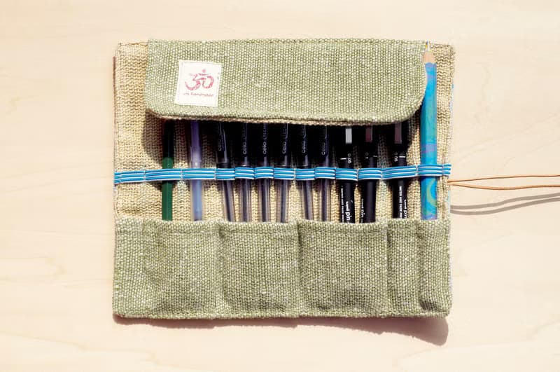 手繪渲染筆袋 餐具袋 手感捲軸 春捲筆袋-筆的水彩色房子 印度象