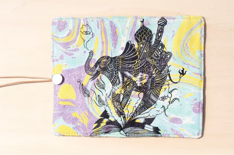 手繪渲染筆袋 餐具袋 手感捲軸 春捲筆袋-筆的水彩色房子 印度象